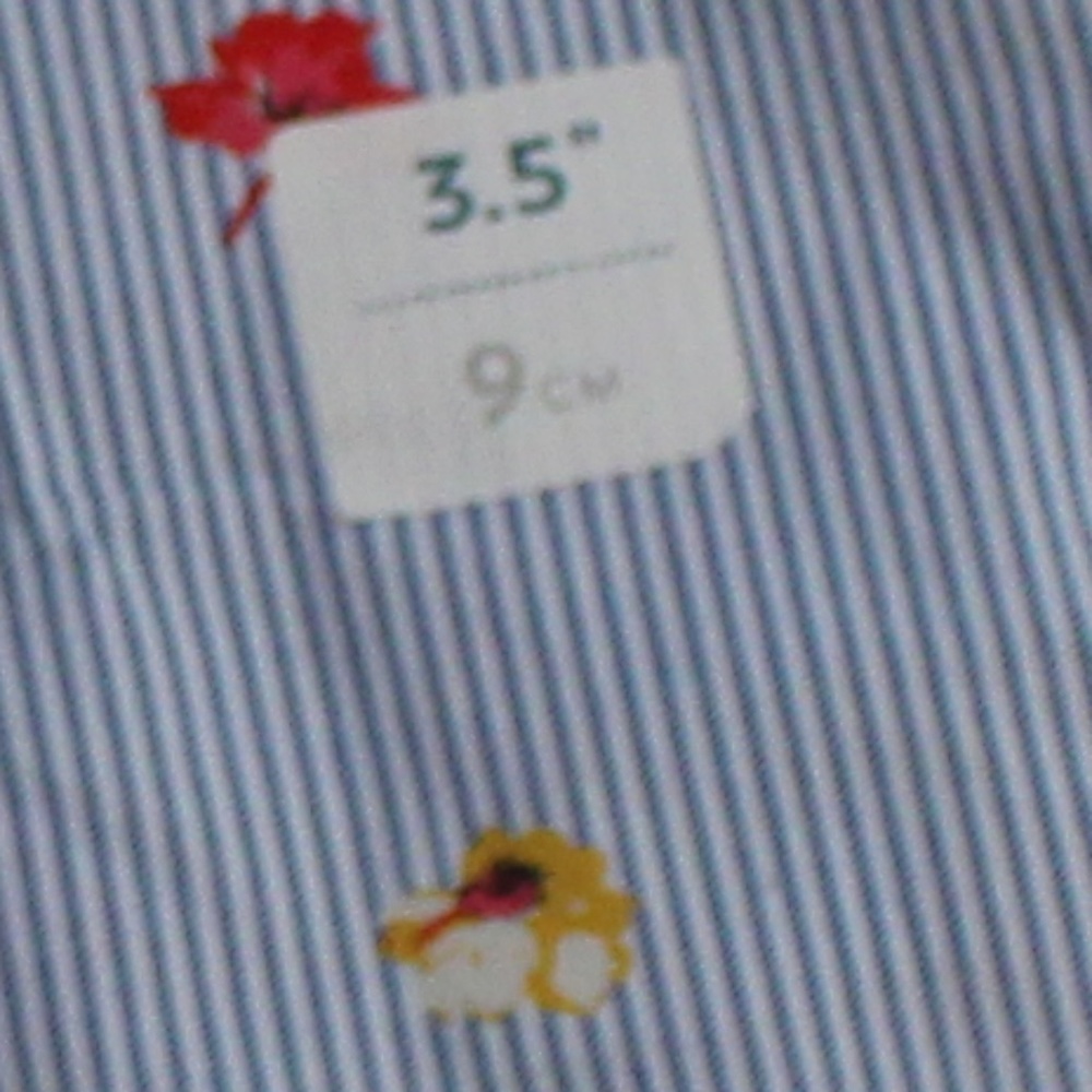 Old Navy, floral and striped shorts. - Picture 5 of 6